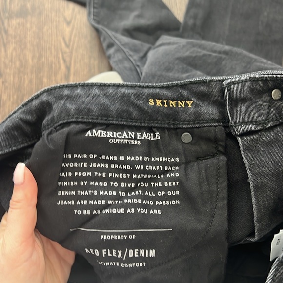 American Eagle Skinny Jeans - Picture 4 of 5